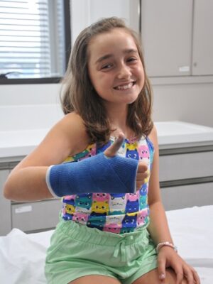 Alice Silva, de 11 anos, aprovou o gesso sintético